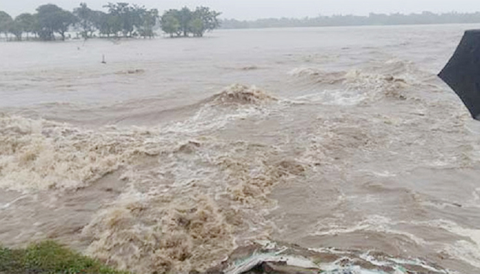 ব্রহ্মপুত্র-যমুনা নদীর পানি আরও ১০ দিন বাড়তে পারে