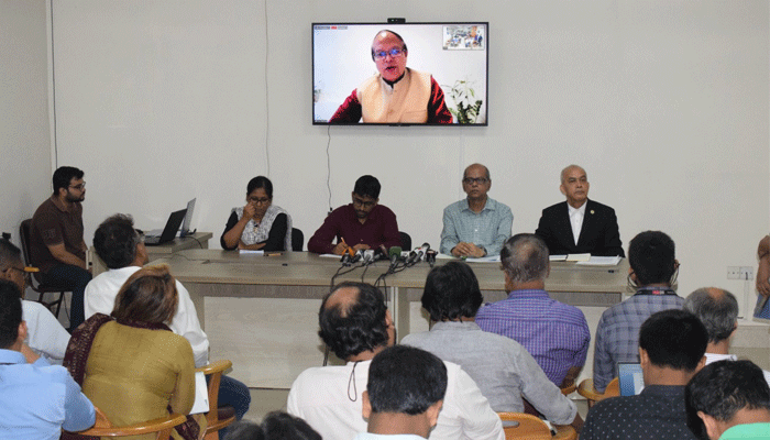 কিছু কর প্রস্তাব পুনর্বিবেচনা করে বাজেটকে সময়োপযোগী করা যাবে: আতিউর