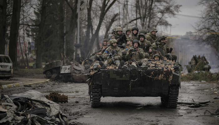 হামলা বাড়িয়েছে রাশিয়া, যুদ্ধাস্ত্র ফুরিয়ে আসায় দুশ্চিন্তায় ইউক্রেন