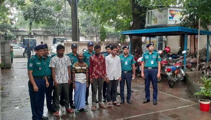 বারান্দার কাপড় দেখে রেকি করতো গ্রিলকাটা চোর চক্র