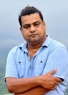 নিজের নির্মিত নাটকে অভিনয় করলেন দোদুল