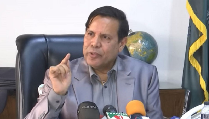 সব দলকে ভোটে আনতে চমক দেখাবে ইসি