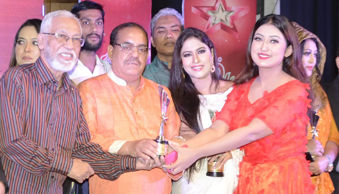 জমকালো আয়োজনে এশিয়ান স্টার অ্যাওয়ার্ড প্রদান