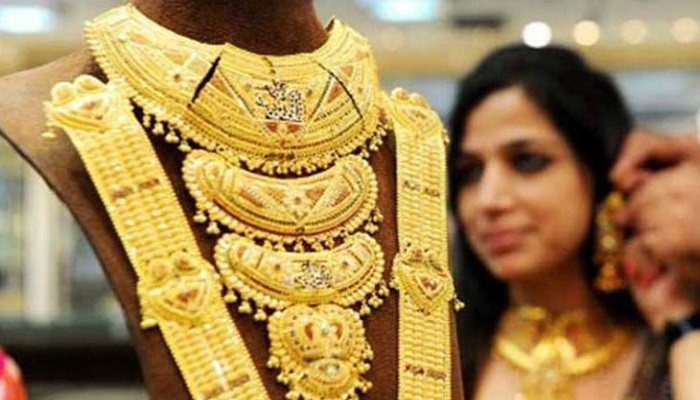 স্বর্ণের দাম কমলো ভরিতে ৯৩৩ টাকা