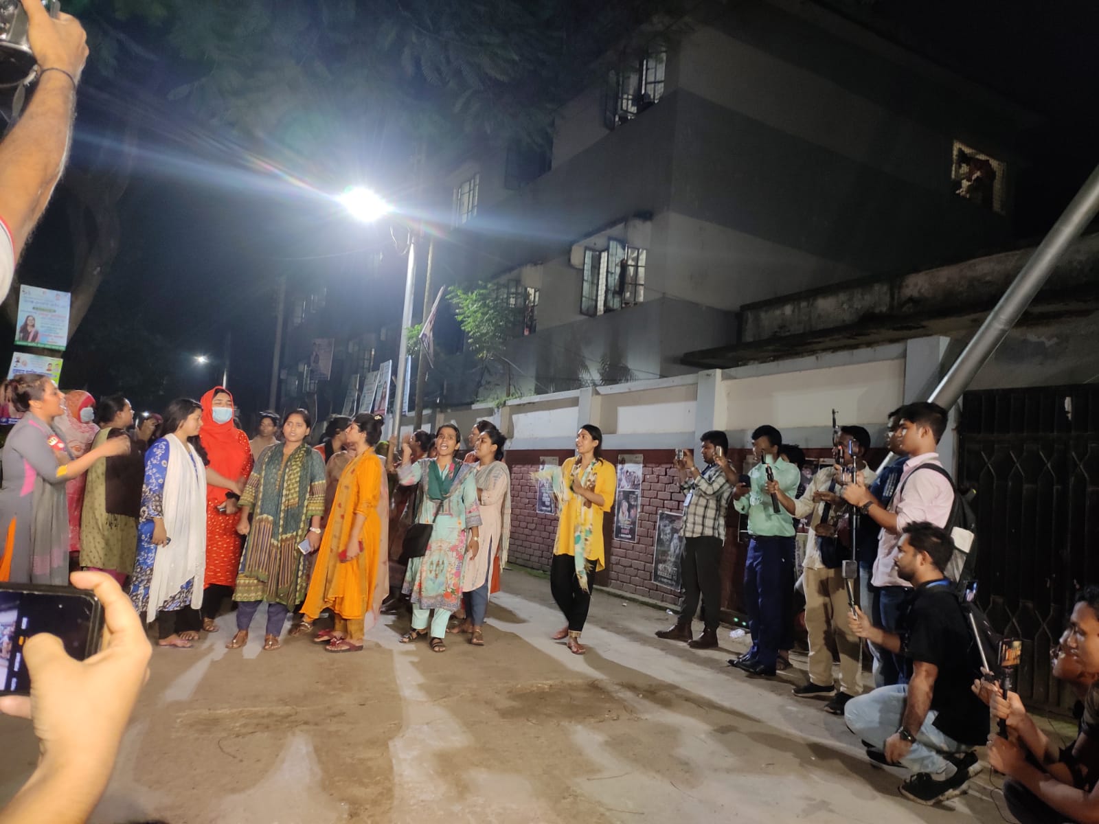 ইডেন কলেজ ছাত্রলীগের সভাপতি-সম্পাদককে 'অবাঞ্ছিত' ঘোষণা