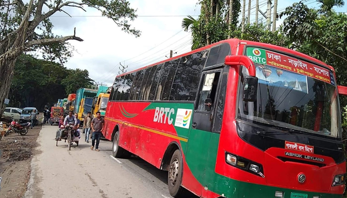 নড়াইলে ১৮ ঘন্টা পর যান চলাচল শুরু, মৃত্যু ১