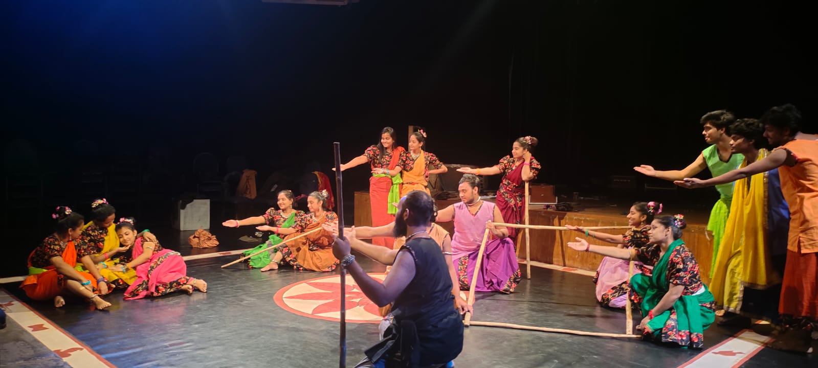 ঢাবির নাটমণ্ডলে ‘মহুয়া’ পালার মঞ্চায়ন শুরু