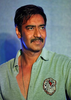 চমক নিয়ে আসছেন অজয়