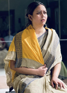 মঞ্চে অভিনয় করে উচ্ছ্বসিত ভাবনা