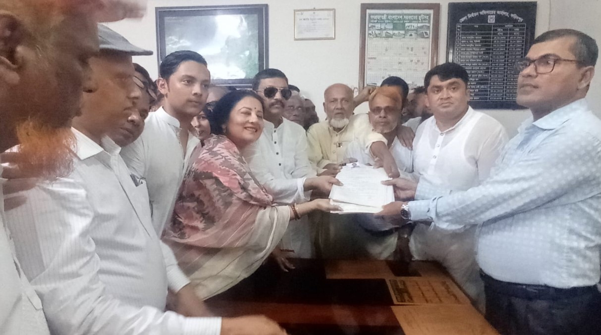 মনোনয়নপত্র জমা দিলেন সাজেদা পুত্র লাবু
