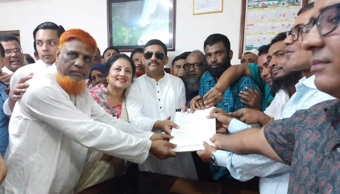 মনোনয়নপত্র জমা দিলেন সাজেদা পুত্র লাবু
