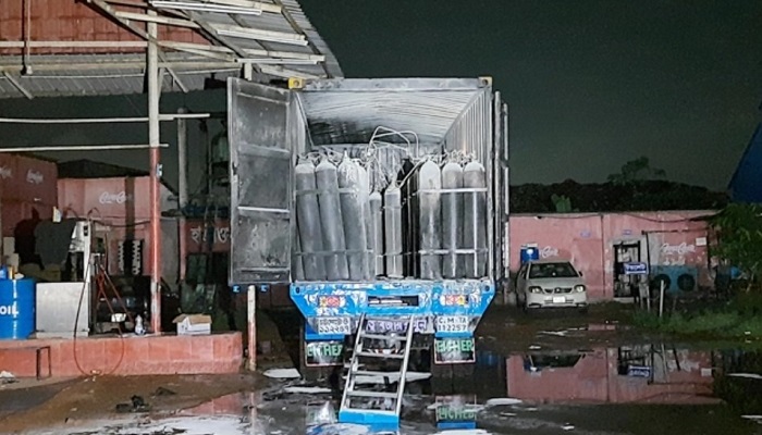 কাভার্ডভ্যানে বিস্ফোরণ: দগ্ধ একজনের মৃত্যু