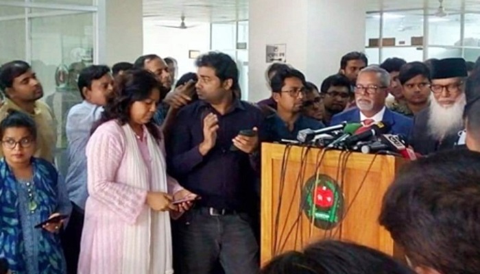 সিসি ক্যামেরায় গুরুত্ব সাবেক সিইসিদের