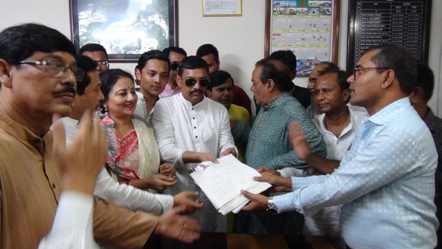 মনোনয়নপত্র জমা দিলেন সাজেদা পুত্র লাবু