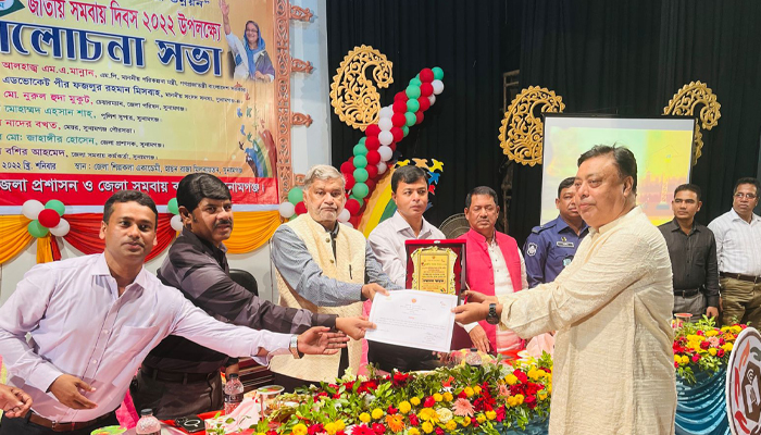 ছাতকের অলিউর রহমান বকুল শ্রেষ্ঠ সমবায়ী