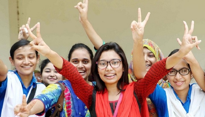 পাসের হারে মেয়েরা এগিয়ে