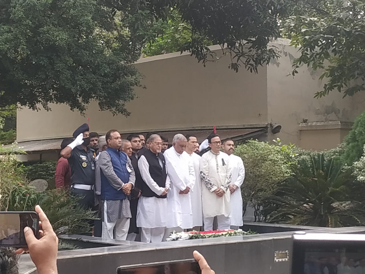 বিদেশে পলাতকদের ফেরাতে সরকার সিরিয়াস