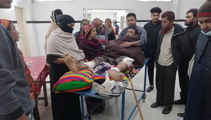 বোয়ালমারীতে ইউপি সদস্যের হাত-পা ভাঙলো দুর্বৃত্তরা