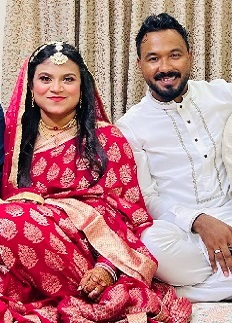 বিয়ে করলেন পলাশ