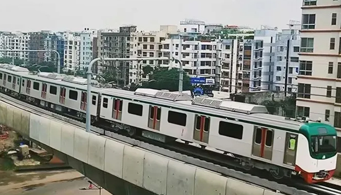 মেট্রোরেলে নারীদের জন্য আলাদা কোচ