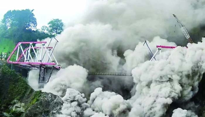 ইন্দোনেশিয়ার জাভা দ্বীপে সর্বোচ্চ সতর্কতা
