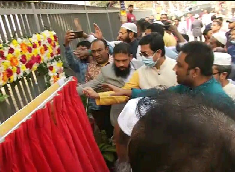 বিশৃঙ্খলার মাঝেও খেলার মাঠ উদ্বোধন করলেন মেয়র তাপস