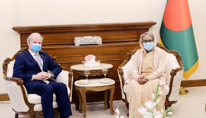 বিশ্ব ব্যাংককে সহায়তা বাড়াতে প্রধানমন্ত্রীর আহ্বান