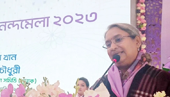 পুলিশ স্বামীদের সাহস দেন স্ত্রীরা: শিক্ষামন্ত্রী