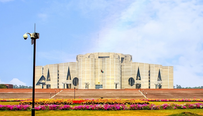 সভাপতিমণ্ডলীর সদস্য হলেন যারা