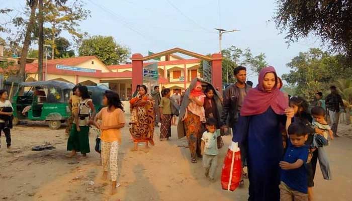 শূন্য রেখা ছাড়ছে রোহিঙ্গারা