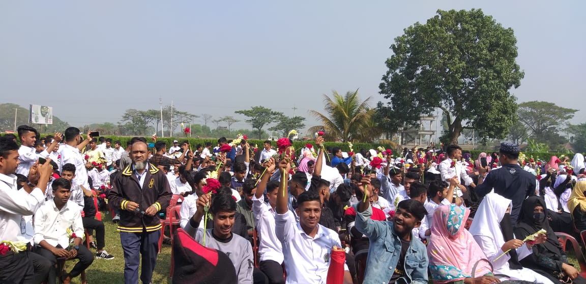 বর্ণিল আয়োজনে ড. মোশাররফ ফাউন্ডেশন কলেজে নবীনবরণ