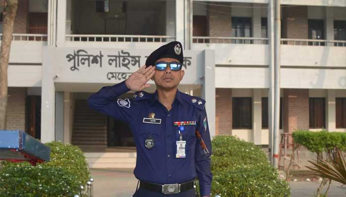 ‘পিপিএম সেবা’ পদক পেলেন পুলিশ সুপার রাফিউল আলম
