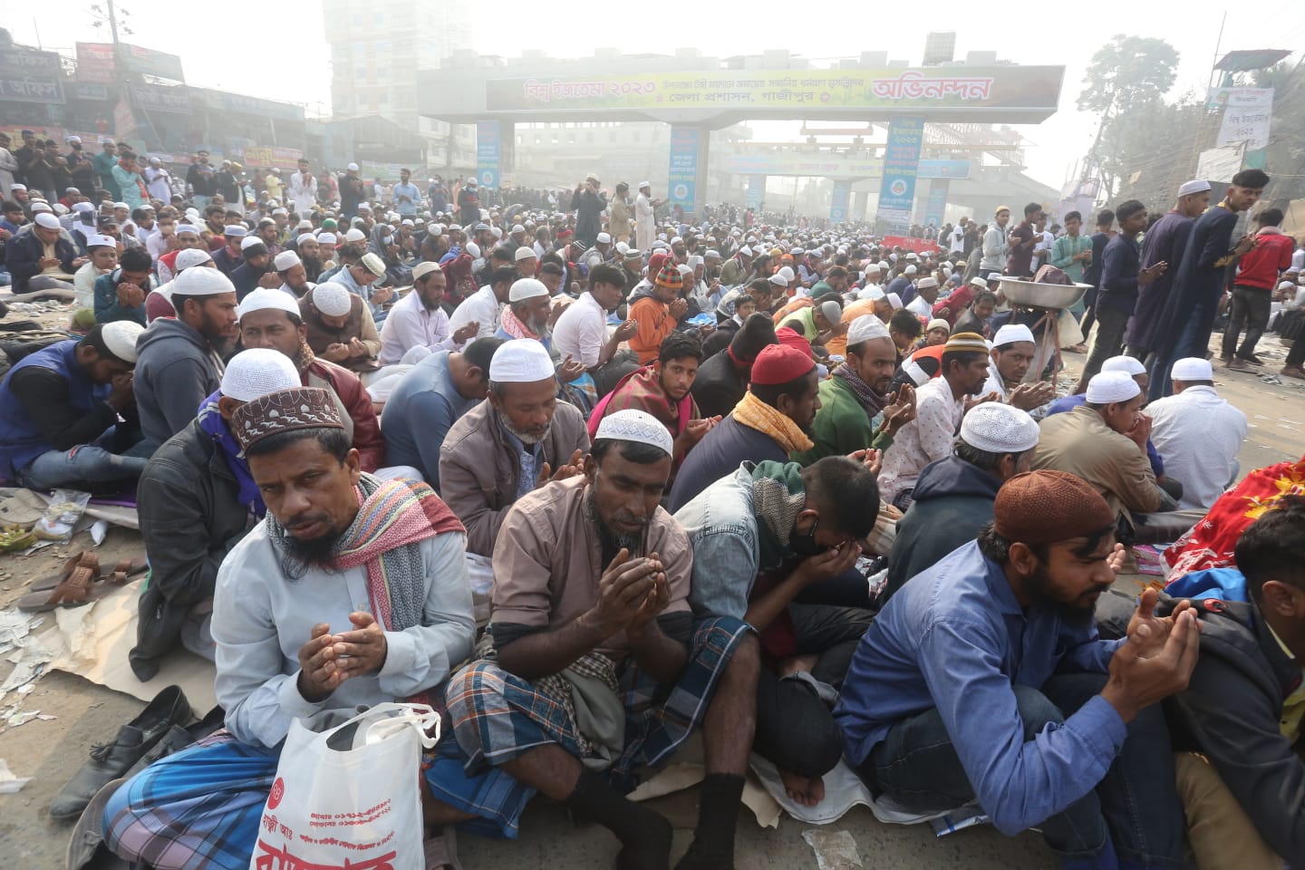 আখেরি মোনাজাতে সমাপ্ত বিশ্ব ইজতেমা