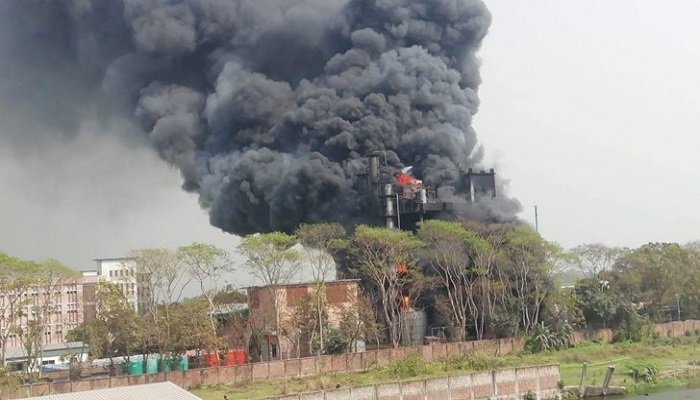 নারায়ণগঞ্জে স্পিনিং মিলে আগুন, নিয়ন্ত্রণে ১১ ইউনিট