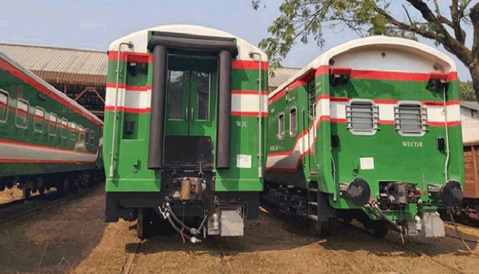 চীনের ২০ রেলকোচ সৈয়দপুরে, চলবে পদ্মা সেতুতে