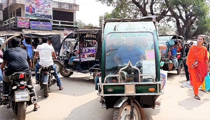 পানছড়িতে অটোরিকশার দাপটে অসহায় জনসাধারণ