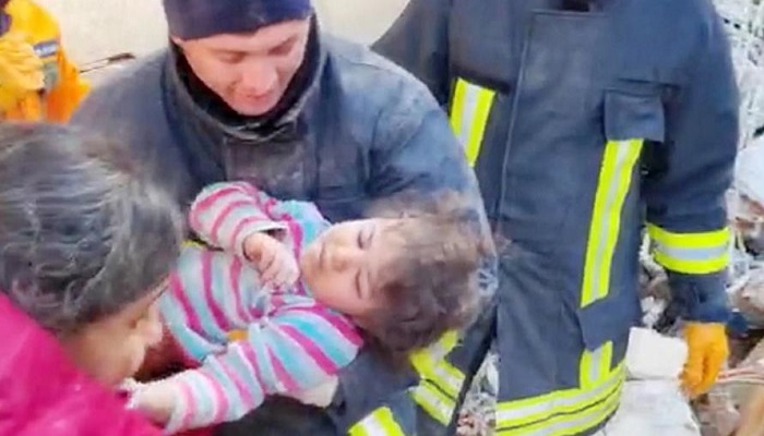 ৩৩ ঘণ্টা পর ৪ বছরের শিশু জীবিত উদ্ধার