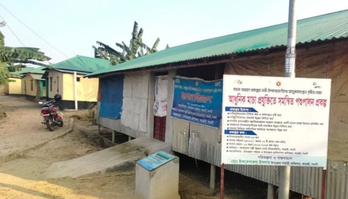 আত্রাইয়ে নারীর কর্মসংস্থান সৃষ্টিতে কাজ করছেন ইউএনও