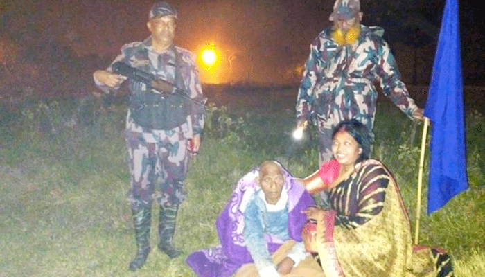 ১৭ বছর পর বাবার খোঁজ পেলেন মেয়ে