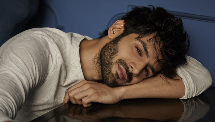 প্রেম নিয়ে মুখ খুললেন কার্তিক