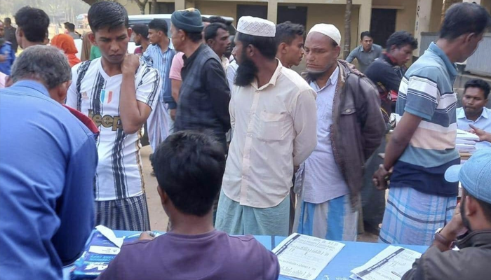 তুমব্রু সীমান্ত থেকে আসা রোহিঙ্গাদের স্থানান্তর প্রক্রিয়া শুরু