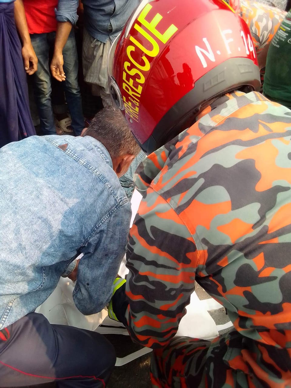 নগরকান্দায় কাভার্ড ভ্যানের চাপায় নিহত ১