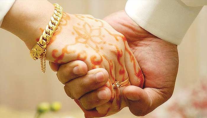 মদ্যপানে বিয়ের তারিখ ভুললেন বর!
