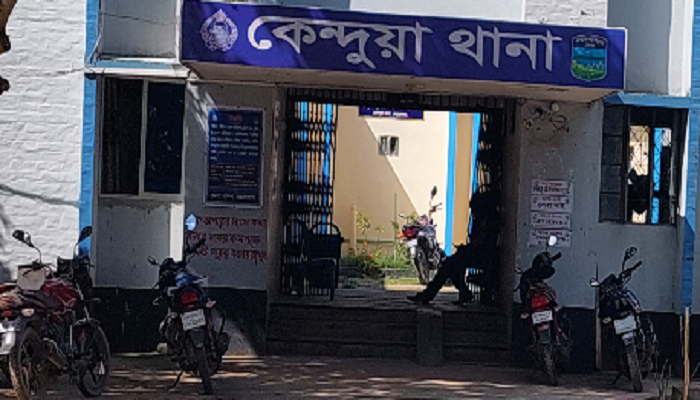 কেন্দুয়ায় গাছের সঙ্গে ধাক্কায় পিকআপ ভ্যান চালক নিহত