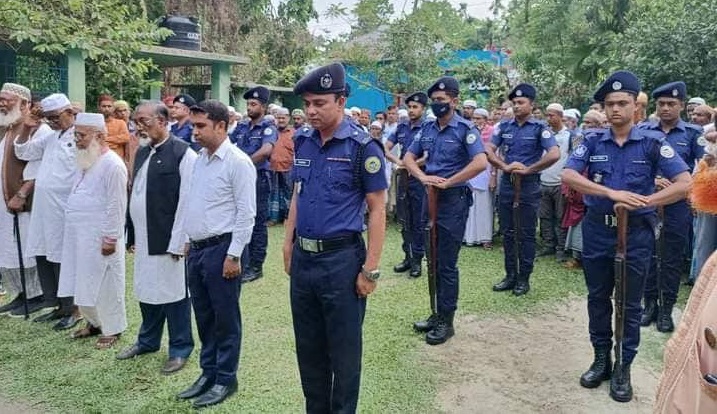 চিরনিদ্রায় শায়িত বীর মুক্তিযোদ্ধা আলতাফ শিকদার