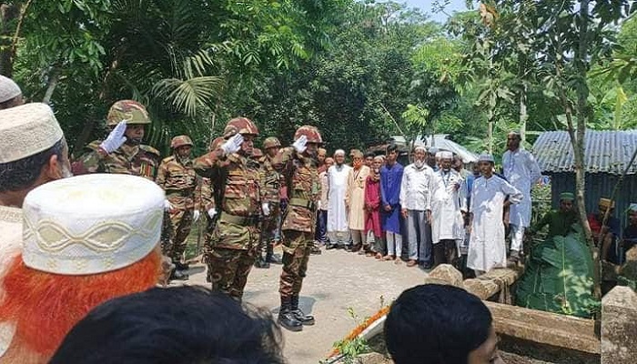 চিরনিদ্রায় শায়িত বীর মুক্তিযোদ্ধা আলতাফ শিকদার