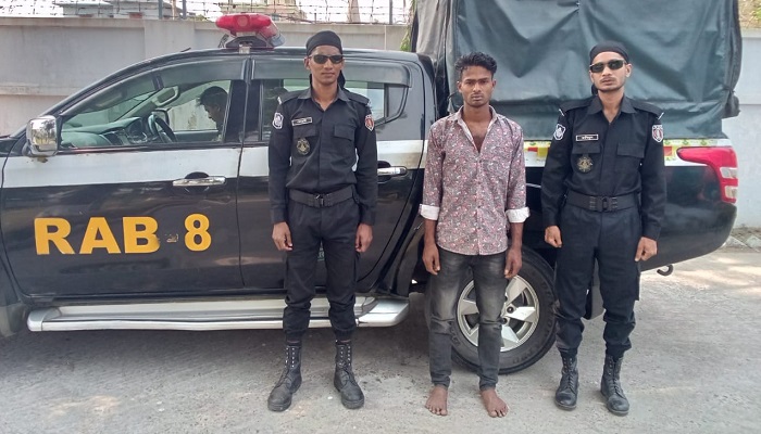মেয়ের আপত্তিকর ভিডিও ভাইরাল, লজ্জায় মায়ের আত্মহত্যা