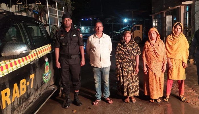 ফেনীতে ভেজাল মসলাসহ গ্রেপ্তার ৪