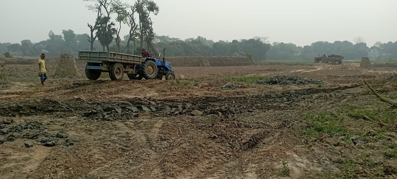 তিতাসে সরকারি জমির মাটি কাটার মহোৎসব