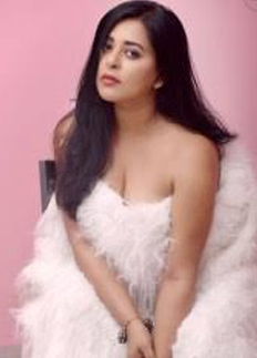 এত ভালোবাসায় ভাসিনি কখনো